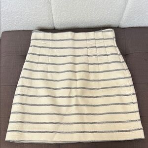 H&M Striped Cream and Black Mini Skirt // size 2